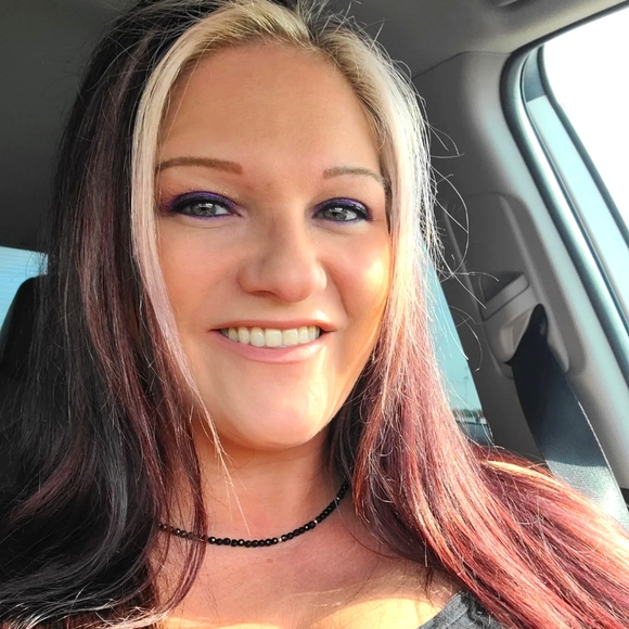 Hi everyone! I'm Ashley it's nice to meet you! - Picture 1 of 1